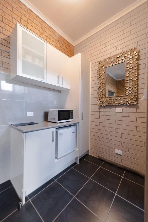 Colac Mid City Motor Inn Esterno foto