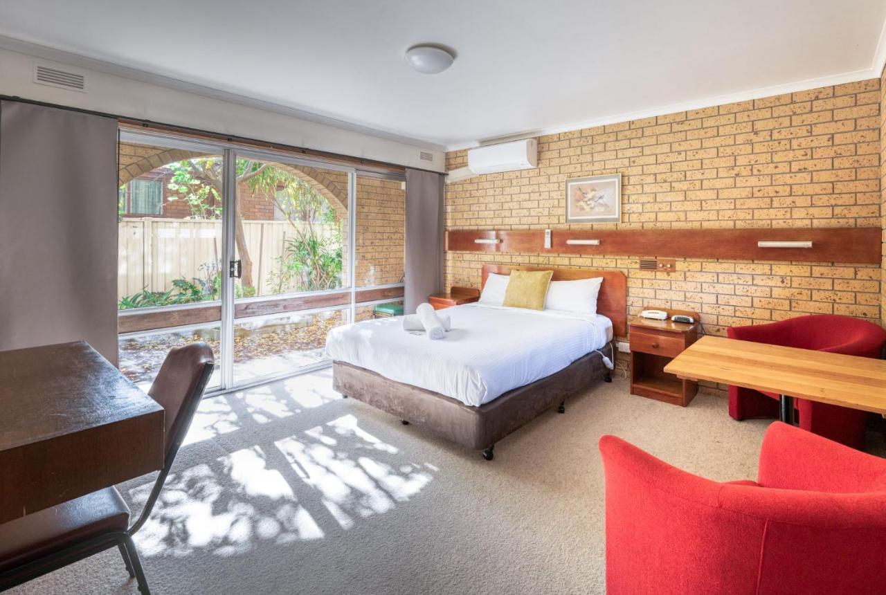 Colac Mid City Motor Inn Esterno foto