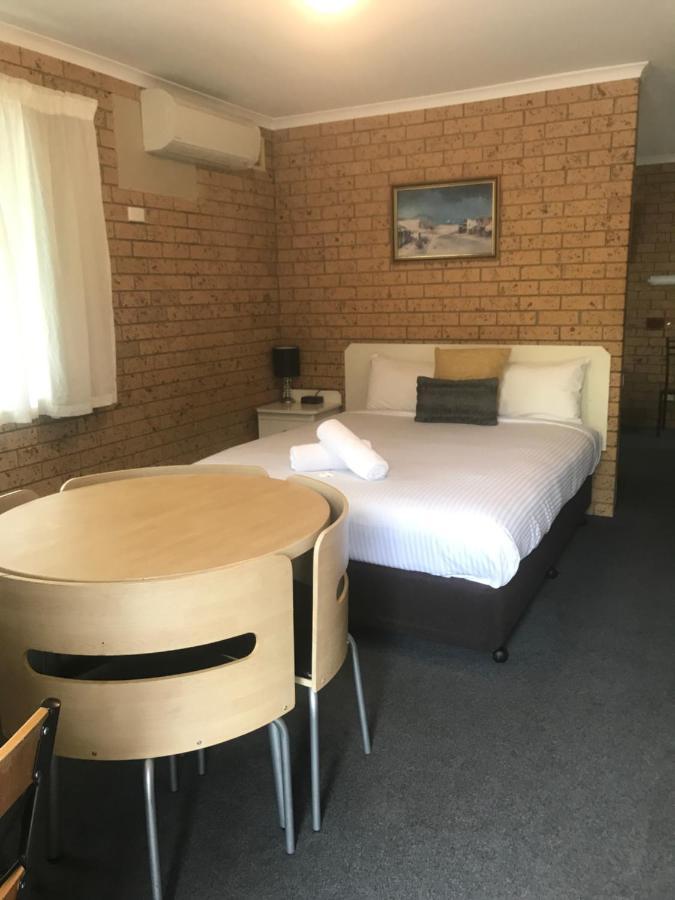 Colac Mid City Motor Inn Esterno foto