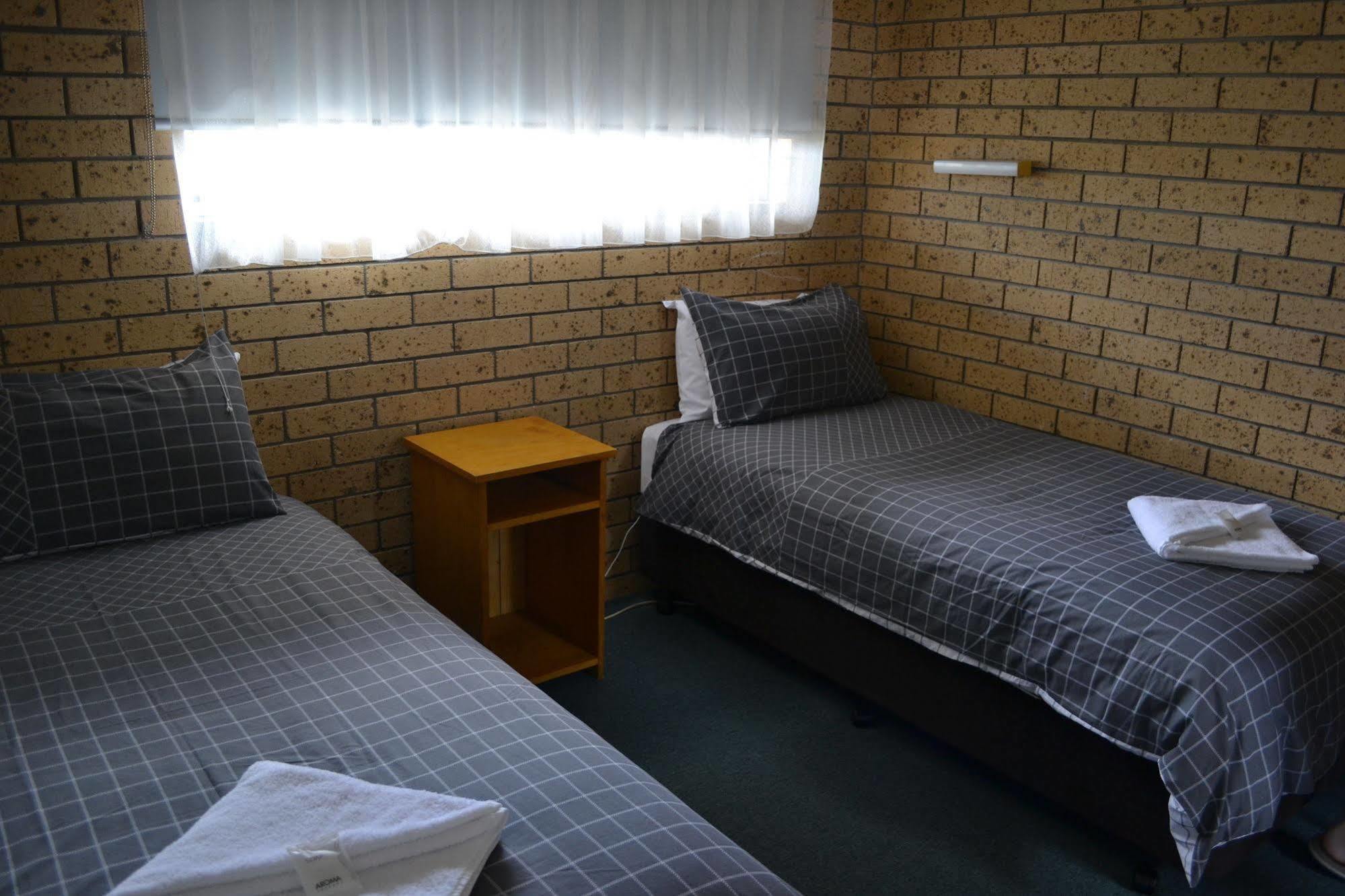 Colac Mid City Motor Inn Esterno foto