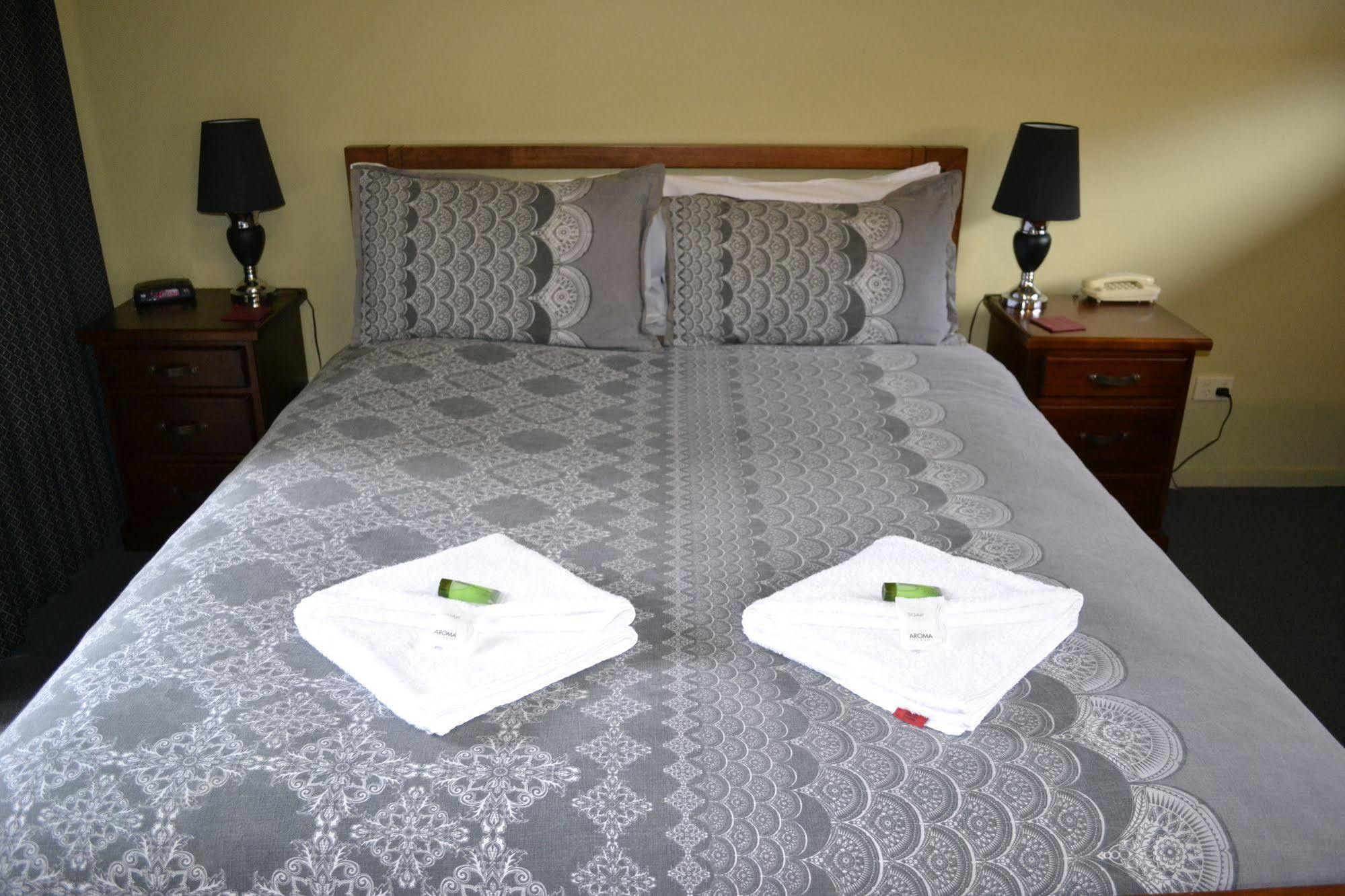 Colac Mid City Motor Inn Esterno foto