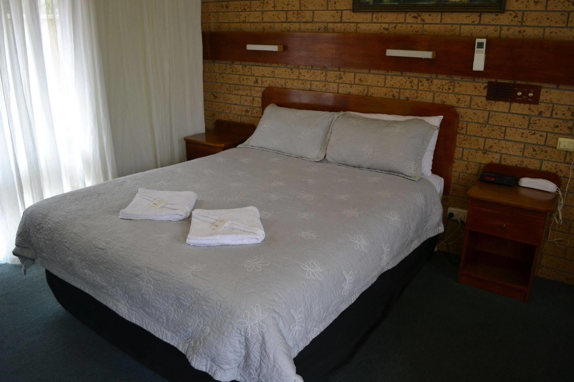 Colac Mid City Motor Inn Esterno foto