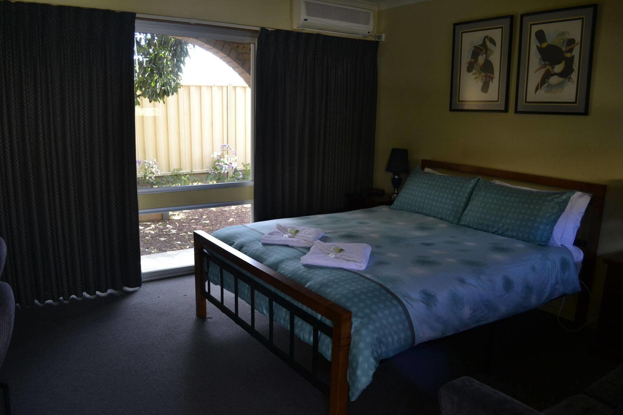 Colac Mid City Motor Inn Esterno foto