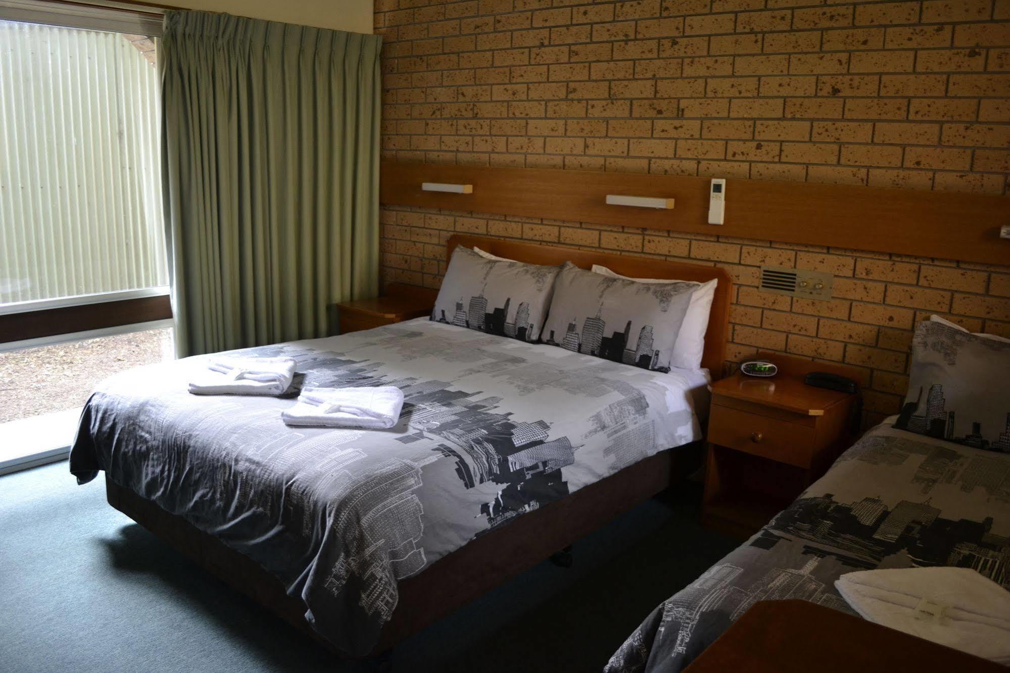 Colac Mid City Motor Inn Esterno foto
