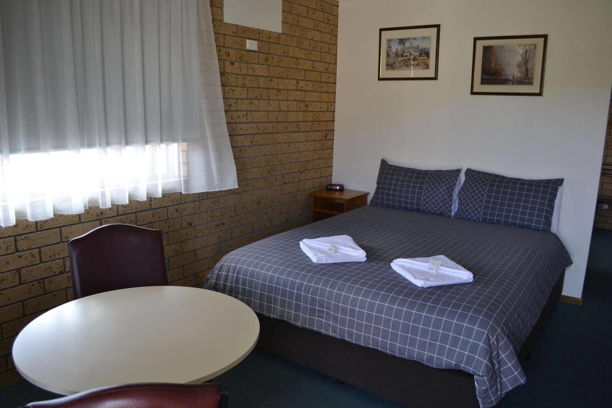 Colac Mid City Motor Inn Esterno foto