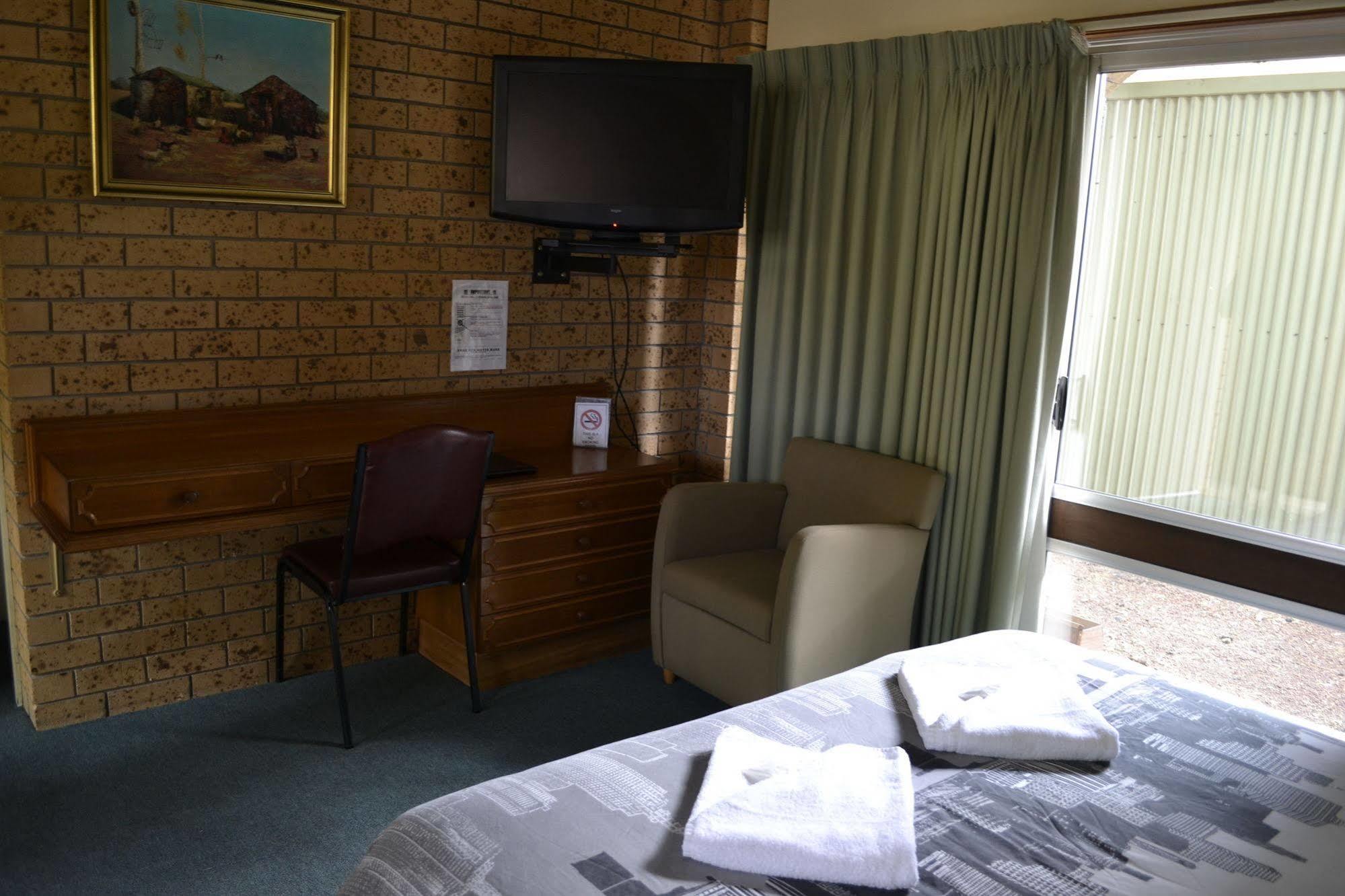 Colac Mid City Motor Inn Esterno foto