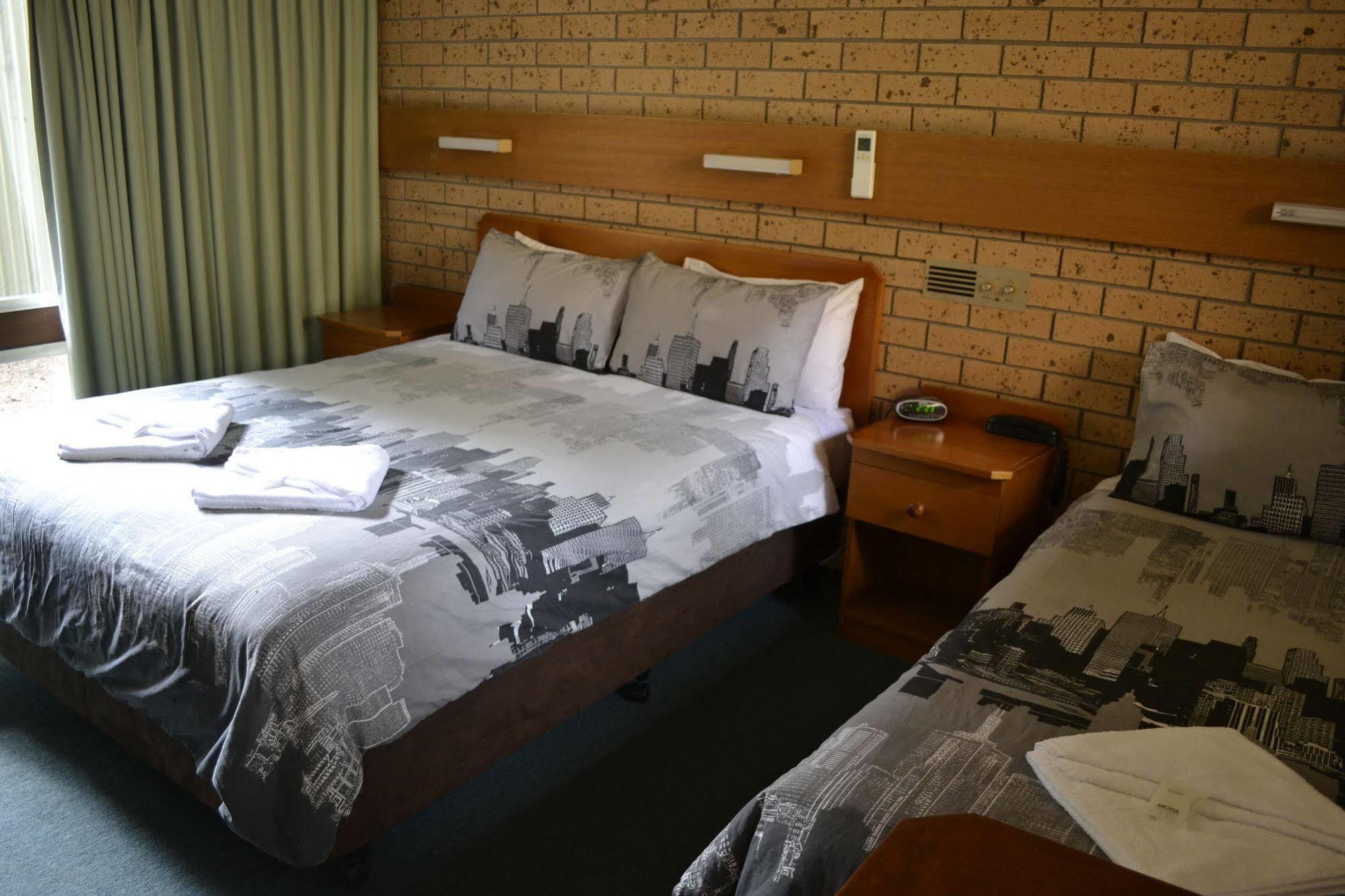 Colac Mid City Motor Inn Esterno foto