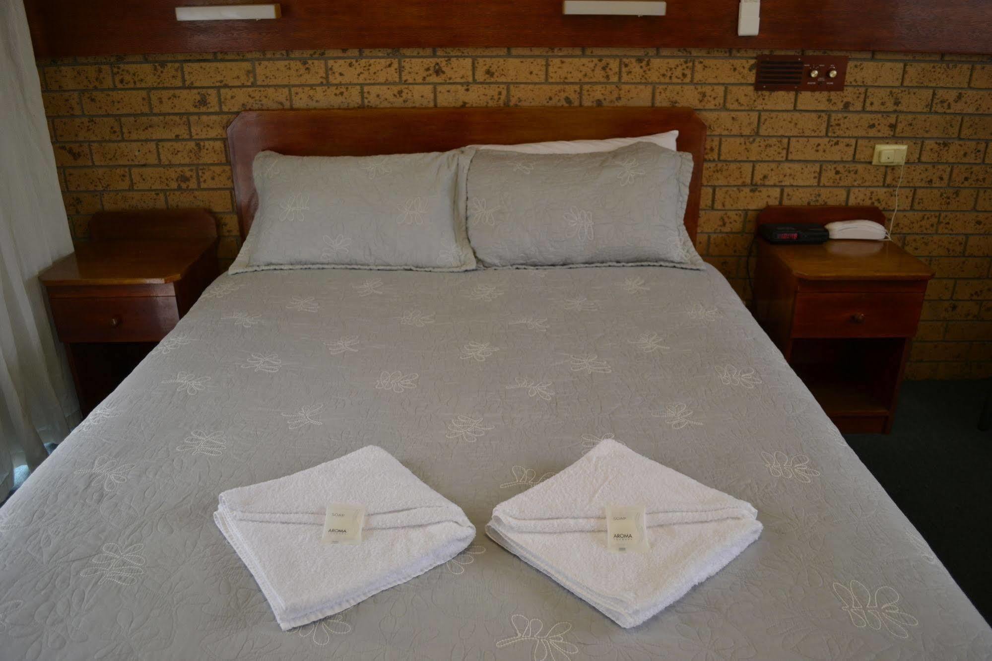 Colac Mid City Motor Inn Esterno foto